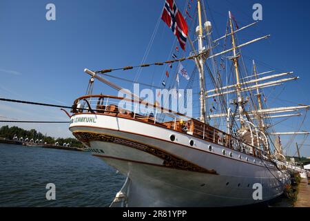 Statsraad Lehmkuhl auf der seine für die Armada-Parade. Es ist heute Norwegens größtes und ältestes Segelschiff mit Quadratanschlüssen und auch das älteste Stockfoto