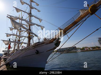 Der große mexikanische Dreimastschoner Cuauhtemoc auf der seine für die Armada-Parade. Trainingsschiff, Geschichte mexikos. Das Boot ist daran gewöhnt Stockfoto