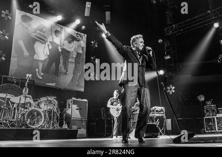 Morrissey und seine Band treten am 10. Mai 2014 in der Los Angeles Sports Arena auf, Los Angeles, Kalifornien. Während des Weltfriedens gehören Sie nicht zu Ihrer Geschäftsreise. Die US-Daten nach dem 7. Juni wurden wegen Krankheit storniert. Stockfoto