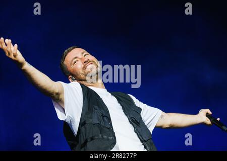 Neuhausen Ob Eck, Deutschland. 18. Juni 2023. Marteria ist auf der Bühne beim Southside Festival. Das Musikfestival ist eines der größten deutschen Open-Air-Festivals in der deutschsprachigen Region. Kredit: Philipp von Ditfurth/dpa/Alamy Live News Stockfoto