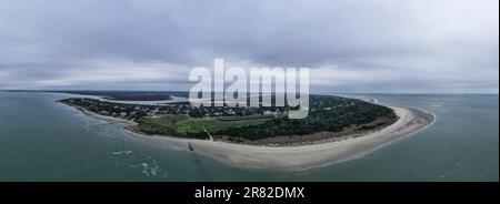 Fort Moultrie aus der Vogelperspektive auf Sullivans Insel Charleston, South Carolina, vor dem Amerikanischen Unabhängigkeitskrieg, der den Hafen mit einem Schießpulver beschützt Stockfoto