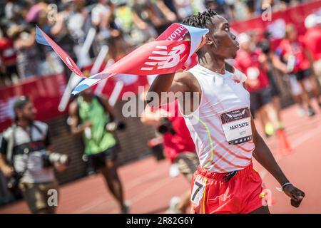 18. Juni 2023: Tinoda Matsatsa gewinnt die Boys 800 Meter Run Championship mit einer Zeit von 1:47,61 bei den New Balance Nationals Outdoor 2023 im Franklin Field in Philadelphia, Pennsylvania. Prentice C. James/CSM(Kreditbild: © Prentice C. James/Cal Sport Media) Stockfoto