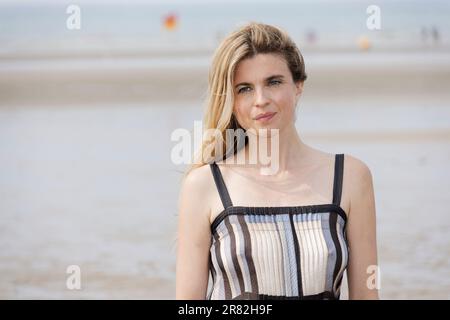 Cabourg, Frankreich. 17. Juni 2023. Jury-Mitglied Cecile Cassel nimmt am vierten Tag des 37. Cabourg Film Festivals am 17. Juni 2023 in Cabourg Teil Stockfoto