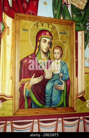 Campulung Moldovenesc, Rumänien, ca. 2000. Hodegetria-Ikone, die den Theotokos mit dem Kind Jesus im Kloster Sihastria Rarau darstellt. Stockfoto