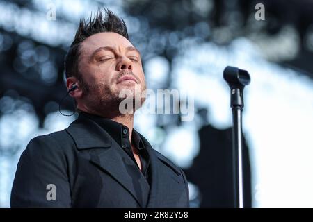 Mailand, Italien. 18. Juni 2023. Tiziano Ferro tritt live auf der Bühne während der Tour um TZN2023 Uhr im San Siro Stadion in Mailand auf. Kredit: SOPA Images Limited/Alamy Live News Stockfoto