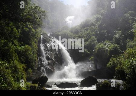 Cachoeira do Veado, gelegen im Serra da Bocaina Nationalpark, im Staat São Paulo, Brasilien. Stockfoto