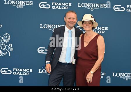 Chantilly, Frankreich. 18. Juni 2023. Gäste, die am 18. Juni 2023 den Prix de Diane Longines in Chantilly, Frankreich, besuchen. Foto: Mireille Ampilhac/ABACAPRESS.COM Kredit: Abaca Press/Alamy Live News Stockfoto