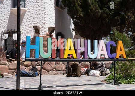 Logo der Humahuaca-Figur in einer Touristenstraße in Humahuaca, Argentinien. Hochwertiges Foto Stockfoto