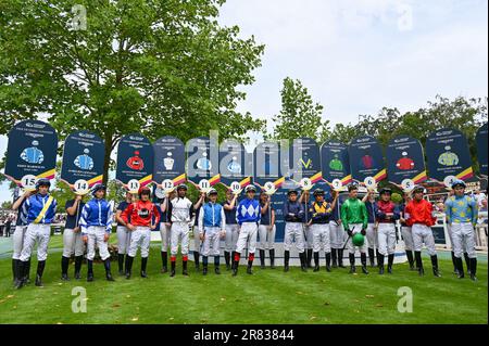 Chantilly, Frankreich. 18. Juni 2023. Jockeys, die am 18. Juni 2023 am Prix de Diane Longines in Chantilly, Frankreich, teilnahmen. Foto: Mireille Ampilhac/ABACAPRESS.COM Kredit: Abaca Press/Alamy Live News Stockfoto