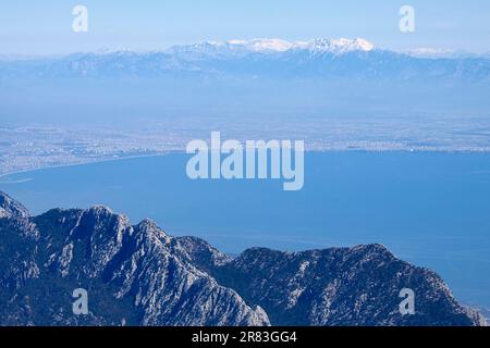 Blick auf Antalya von Tahtali Stockfoto