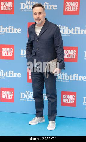 18. Juni 2023 – London, England, Großbritannien – David nimmt an der Vorstellung von Frau Doubtfire Gala im Shaftesbury Theatre Teil Stockfoto