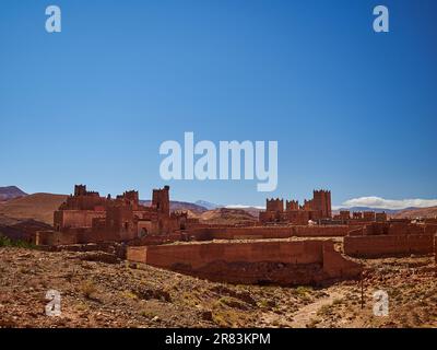 Ksar Ait Ben Haddou, altes unesco-Weltkulturerbe eines Berber-ziegeldorfes oder einer Kasbah in der Nähe von Ouarzazate, Draa Tafilalet, Marokko, ist ein beliebtes Reiseziel Stockfoto