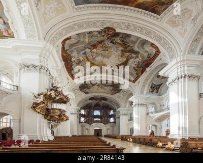 Innenraum der Barockkirche (Basilika) St. Martin in Weingarten (Württ.) Stockfoto