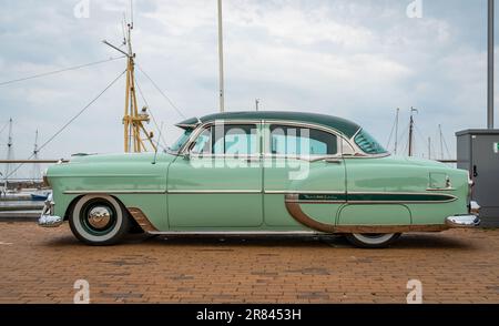 Lelystad, Niederlande, 18.06.2023, Seitenansicht des Oldtimer-Klassikers Chevrolet Bel Air ab 1953 Uhr am National Oldtimer Day Stockfoto