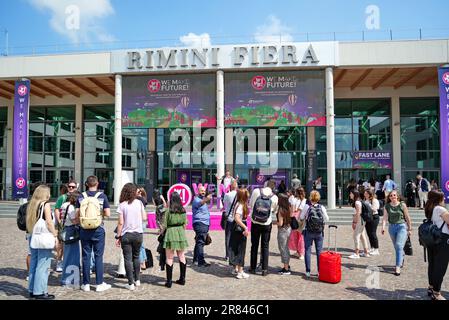 Rimini, Italien - 15. Juni 2023 : Haupteingang zu den Rimini Fiera Pavillons, während We Make Future. Stockfoto