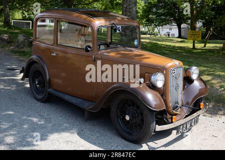 BlIsland, Cornwall, Großbritannien - 13. Juni. Austin Seven parkte am 13. Juni 2023 in BlIsland Cornwall Stockfoto