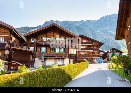 Traditionelle Holzhütten in Wengen, Schweiz Stockfoto