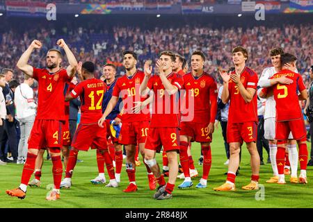 18-06-2023: Sport: Kroatie gegen Spanje ROTTERDAM, NIEDERLANDE - JUNI 18: Spieler Spaniens feiern den Sieg der Völkerliga, Ansu Fati (Spanien), Gav Stockfoto