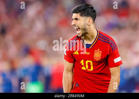 18-06-2023: Sport: Kroatie gegen Spanje ROTTERDAM, NIEDERLANDE - JUNI 18: Spieler Spaniens feiern den Sieg der Völkerliga, Marco Asensio (Spanien) Stockfoto