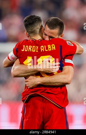 18-06-2023: Sport: Kroatie gegen Spanje ROTTERDAM, NIEDERLANDE - JUNI 18: Spieler Spaniens feiern den Sieg der Völkerliga, Nacho (Spanien) und Jord Stockfoto