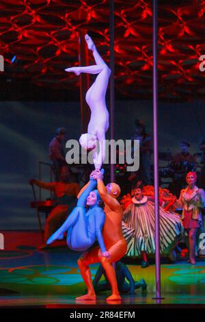 Adagio im Cirque Du Soleil's Saltimbanco, Vector Arena, Auckland, Neuseeland, Stockfoto
