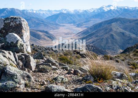 Upper Clarence Valley von Mount Dumblane, in der Nähe von Hanmer Springs, Canterbury, South Island, Neuseeland Stockfoto