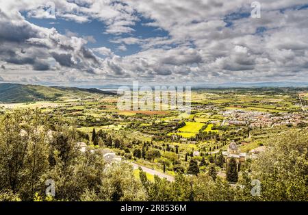 Blick über das Val di Chiana von der Stadt Cortona, Toskana, Italien Stockfoto