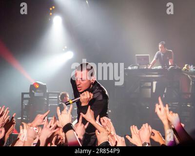 Chester Bennington aus Linkin Park, aufgenommen von einem Foto, das ich machte, als wir diese fantastische Band 2008 live in Nottingham sahen. Stockfoto