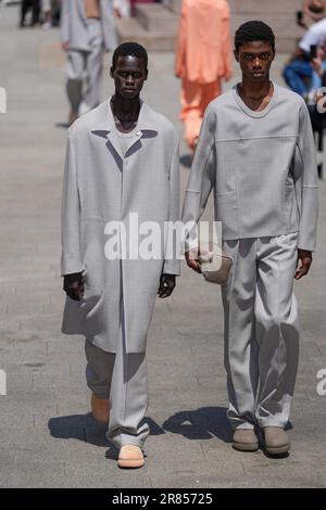 Mailand, Italien. 09. Juni 2022. Mailand, Mailand Fashion Week, Frühlingssommer 2024. Mailand, Herrenmode, Frühlingssommer 2024. Zegna Fashion Show Pictured: Model Credit: Independent Photo Agency/Alamy Live News Stockfoto