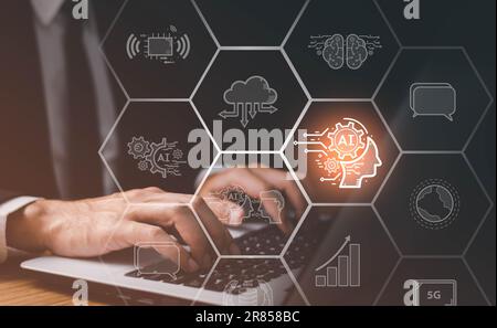 Geschäftsmann, der eine Laptop-Tastatur verwendet, um mit KI zu chatten, oder künstliche Intelligenz für Chatbot von Open AI Concept. Stockfoto