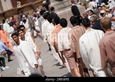 Mailand, Italien. 09. Juni 2022. Mailand, Mailand Fashion Week, Frühlingssommer 2024. Mailand, Herrenmode, Frühlingssommer 2024. Zegna Fashion Show Pictured: Model Credit: Independent Photo Agency/Alamy Live News Stockfoto