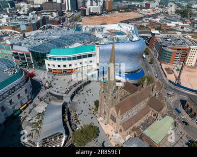 Blick auf die Skyline von Birmingham, Großbritannien, einschließlich der Kirche St. Martin Stockfoto