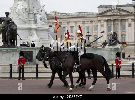 Sovereigns Escort Trooping The Colour Color 2023 Stockfoto