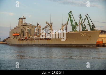 Danzig, Polen, Juni 17. 2023 USNS Joshua Humphreys (T-AO-188) ein Nachschuböler der US-Marine der Klasse Henry J. Kaiser ist im Hafen von Gdynia, Polen, zu sehen am 17. Juni 2023 erhöhte Aktivität amerikanischer und anderer NATO-Staaten Kriegsschiffe in der Ostsee steht in direktem Zusammenhang mit Russlands Krieg gegen die Ukraine, Credit: Vadim Pacajev/Alamy Live News Stockfoto