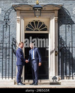 London, England, Großbritannien. 19. Juni 2023. Der britische Premierminister RISHI SUNAK begrüßt den schwedischen Premierminister ULF KRISTERSSON in der Downing Street 10. (Kreditbild: © Tayfun Salci/ZUMA Press Wire) NUR REDAKTIONELLE VERWENDUNG! Nicht für den kommerziellen GEBRAUCH! Stockfoto