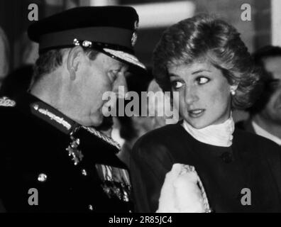 29. April 1988 Diana Princess of Wales besucht Fairfields School, Northampton, UK Photo vom Henshaw-Archiv Stockfoto