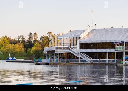 Ottawa, Ontario - 19. Mai 2023: Dow's Lake Pavilion mit Booten Stockfoto