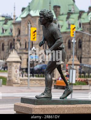 Ottawa, Ontario - 19. Mai 2023: Terry Fox Statue in der Nähe des kanadischen Parlamentsgebäudes Stockfoto