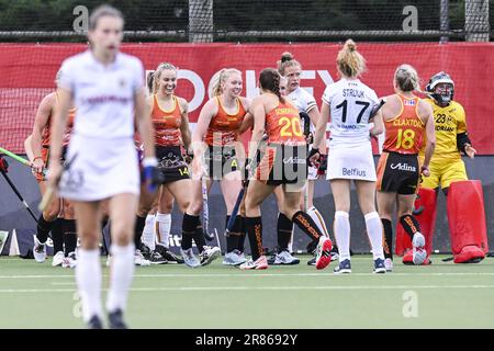 Antwerpen, Belgien. 19. Juni 2023. Australiens Stephanie Kershaw feiert das Spiel, nachdem sie während eines Hockeyspiels zwischen der belgischen Nationalmannschaft Red Panthers und Australien am Montag, den 19. Juni 2023 in Antwerpen, Spiel 7/12 in der Gruppenphase der Women's FIH Pro League 2023 ein Tor geschossen hat. BELGA FOTO TOM GOYVAERTS Kredit: Belga News Agency/Alamy Live News Stockfoto