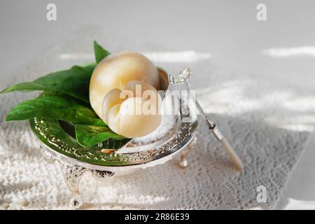 Scamorza, Pasta Filata, italienische Käsesammlung, geräucherter, birnenförmiger Käse aus einer kleinen Käserei in Süditalien, hergestellt aus Kuhmilch. Verstanden Stockfoto