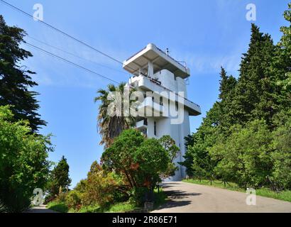 Sotschi, Russland - Juni 5. 2018. Seilbahnstation im Arboretum Stockfoto