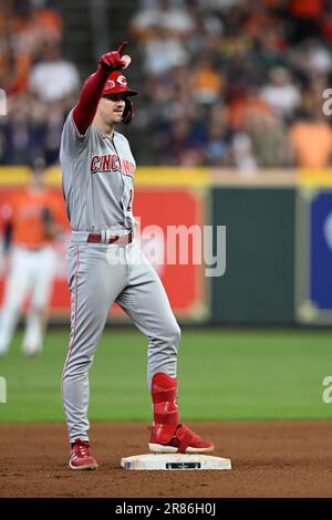 Cincinnati Reds erster Baseman Kevin Newman (28) schlägt im MLB-Interligaspiel zwischen den Cinci einen RBI-Doppelspieler an der Spitze des siebten Inning Stockfoto