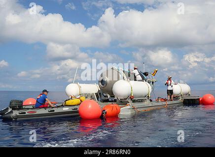 Das Oceangate-U-Boot „Titan“. Die Küstenwache der Vereinigten Staaten sucht nach dem 21 Meter langen U-Boot „Titan“ vom kanadischen Forschungsschiff Polar Prince. Die 5-köpfige Besatzung tauchte Sonntagmorgen unter, und die Besatzung des Polarprinzen verlor den Kontakt zu ihnen etwa 1 Stunde und 45 Minuten nach dem Tauchgang des Schiffes. Foto: OceanGate/Unterlagen Stockfoto