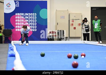 Berlin, Deutschland. 19. Juni 2023. Berlin, Deutschland, Juni 19. 2023: Kuwait gegen Australien während der Sonderolympiade der Weltspiele Berlin 2023 - Bocce Women's Doubles Finals - Messe Berlin. (Ryan Sleiman/SPP) Guthaben: SPP Sport Press Photo. Alamy Live News Stockfoto