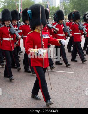 Marching Infantarymen Trooping The Colour Color 2023 Stockfoto