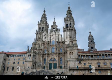 Kathedrale von Santiago de Compostela, La Coruna, Galicien, Spanien. Bewölkter Tag. Stockfoto