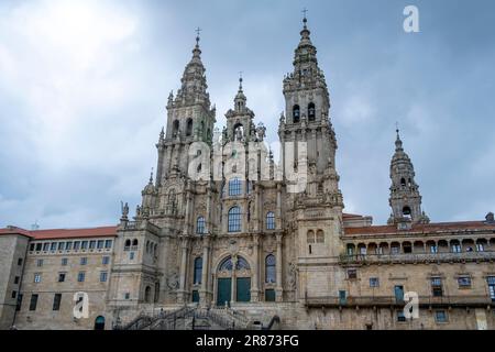 Kathedrale von Santiago de Compostela, La Coruna, Galicien, Spanien. Bewölkter Tag. Stockfoto