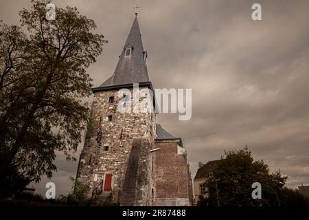 Bild des Hervormde Kerk von Vaals, Niederlande. Die Reformierte Kirche ist ein Kirchengebäude in Vaals im niederländischen Süd-Limburg . Stockfoto