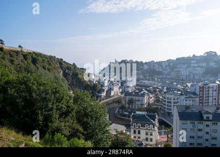 Panoramablick auf Luarca, Asturien, Spanien Stockfoto