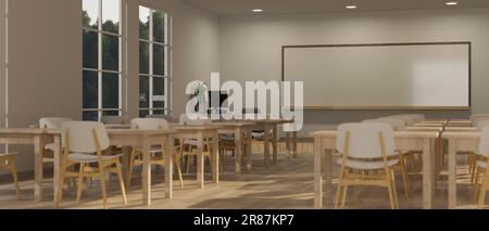 Innendesign eines modernen minimalistischen Klassenzimmers mit Reihen von Holzschreibtisch, Lehrertisch, Whiteboard und Dekor. Schule, Vorlesungsraum, lernen Stockfoto